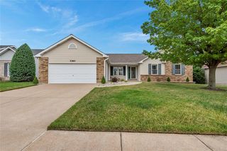3360 Cottonwood Dr, Saint Charles, MO 63301