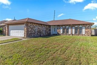 2440 W  Sunny Meade Dr, Harvey, LA 70058
