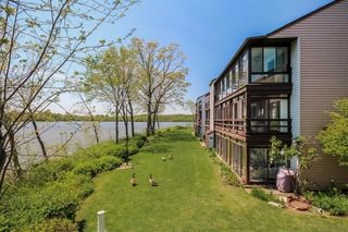640 Cliffs Dr, Ypsilanti, MI 48198