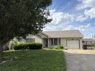 3267 N  Senseney Cir, Clarksville, TN 37042