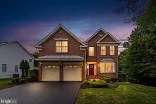 5777 Waterloo Bridge Cir, Haymarket, VA 20169