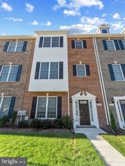 999 Rye Dr, La Plata, MD 20646
