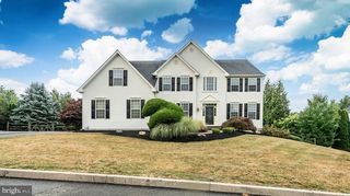 988 Stuart Dr, Pottstown, PA 19464
