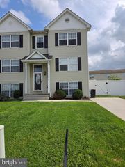 24 Squire Cir, Mc Sherrystown, PA 17344