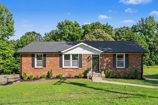 722 Overton Dr, Clarksville, TN 37042