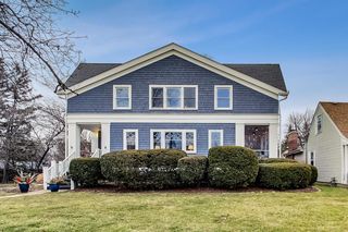 381 S  Prairie Ave, Elmhurst, IL 60126