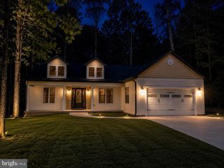 318 Fairway Dr, Locust Grove, VA 22508
