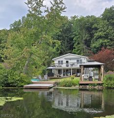 101 Woods Rd, Sandyston, NJ 07826