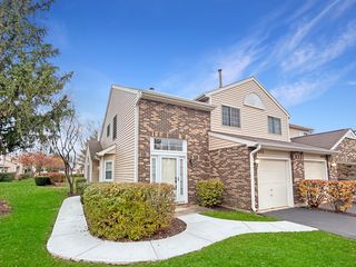1075 Bedford Dr #9B, Carol Stream, IL 60188