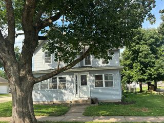 201 Broadway St, Springville, IA 52336