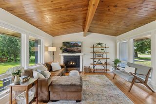 3030 Arona St, Roseville, MN 55113