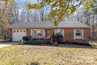 2047 Dover Ln, Lancaster, SC 29720