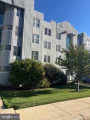 5209 Le Parc Dr #35, Wilmington, DE 19809