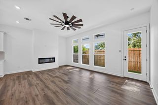 8215 Gladstone St #B, Houston, TX 77051