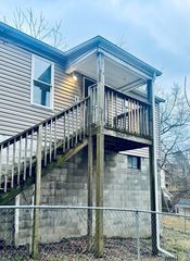226 1/2 Clyde St, Beckley, WV 25801