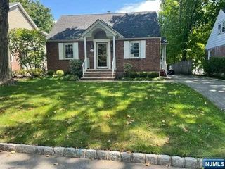 13 Highland Ave, Dumont, NJ 07628