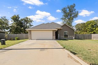 114 Oliver Wendell Ct, Mount Vernon, TX 75457