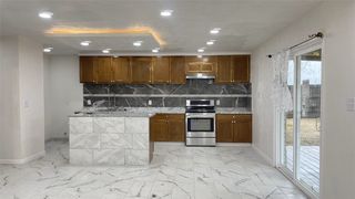 1718 Granada Dr, Arlington, TX 76014