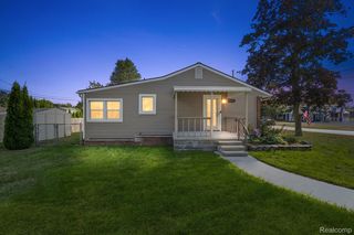 29416 Emerick St, Harrison Township, MI 48045