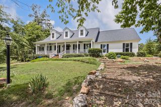 374 & 378 Collinsville Rd, Columbus, NC 28722