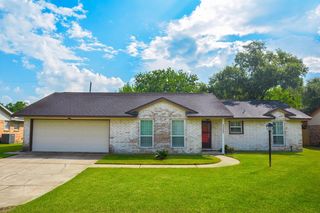3323 Westview Dr, Shoreacres, TX 77571