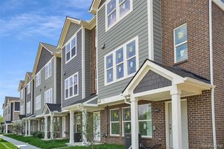 2902 Artemis, Troy, MI 48083