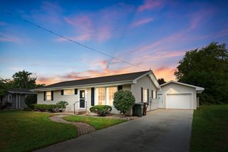 285 Marion Ct, Chebanse, IL 60922