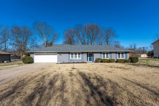 431 E Cantebury Street, Springfield, MO 65810