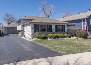 1136 N  Ardmore Ave, Villa Park, IL 60181