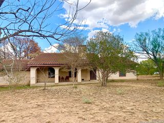 3326 STUART RD, Adkins, TX 78101