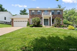 407 Lynwood Forest Dr, Ballwin, MO 63021