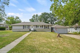 1501 Nancy Ln, Liberty, MO 64068