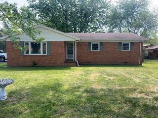 Luttrell Ave, Smithville, TN 37166