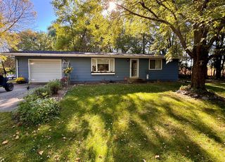 6701 161st Ave NE, New London, MN 56273