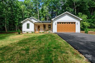 118 W  Laurel Ln, Etowah, NC 28729