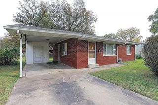 606 Dearborn St, Scott City, MO 63780