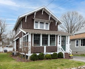22 Orland St, Milford, CT 06460
