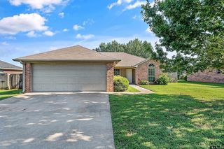 11281 Triple Crown Dr, Flint, TX 75762