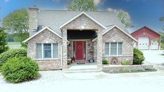 1897 N  2500 East Rd, Watseka, IL 60970