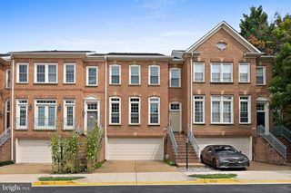 8038 Kidwell Town Ct, Vienna, VA 22182