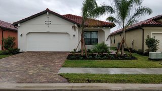 1591 Santiago Cir, Naples, FL 34113