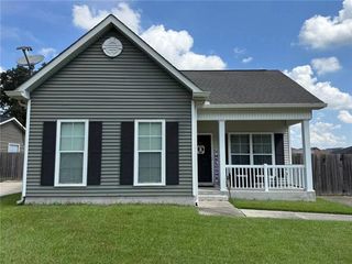 2740 Village Ct, Marrero, LA 70072