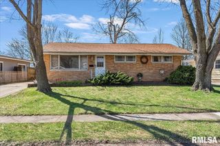 33 Glen Aire Dr, Springfield, IL 62703