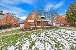 6414 Hollywood Dr, Parma, OH 44129