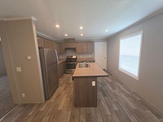 215 N  Canal Rd #1a0, Lansing, MI 48917