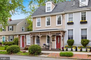47 Park St, Bordentown, NJ 08505