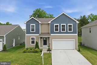 92 Belmont Pl, Falling Waters, WV 25419