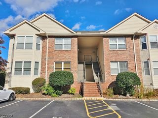 1 Frankie Ln, East Hanover, NJ 07936