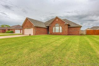 605 Cary Pl, Muskogee, OK 74403