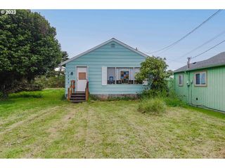 1550 Monroe St, North Bend, OR 97459